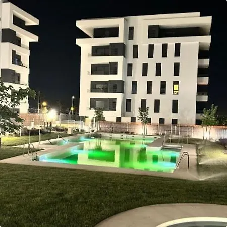 Cercano Al Metro Apartment