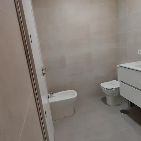 Cercano Al Metro Apartment *